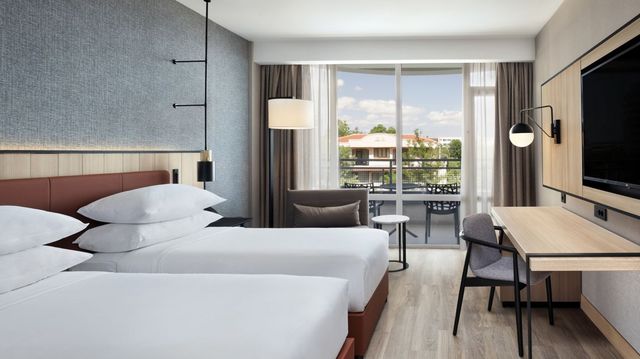 Four Points by Sheraton (ex.Globus Hotel) - deluxe double/twin city view room